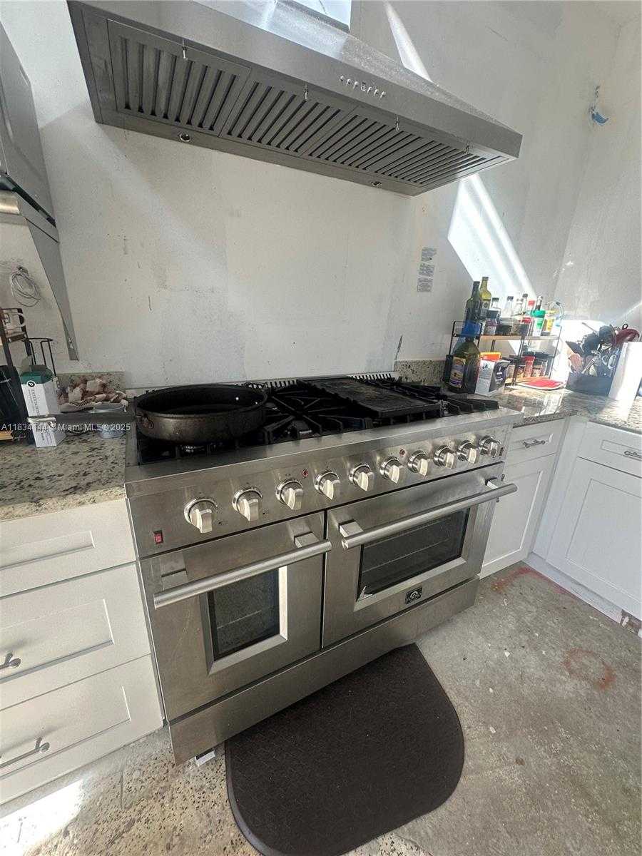 Small Image of 5900 NORTH EAST 21ST LN, Fort Lauderdale Number 9