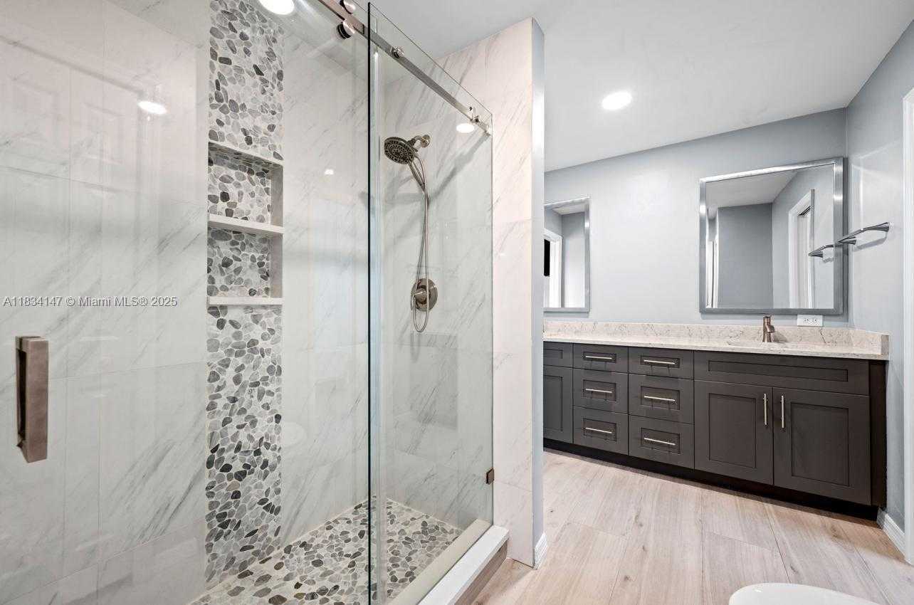 Small Image of 237 SANTA MONICA CT, Cape Coral Number 12