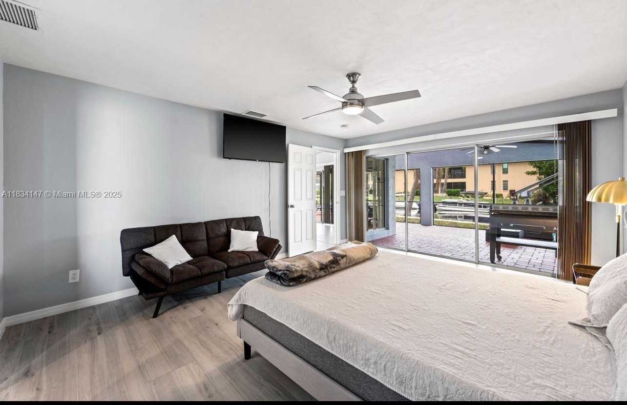 Small Image of 237 SANTA MONICA CT, Cape Coral Number 16