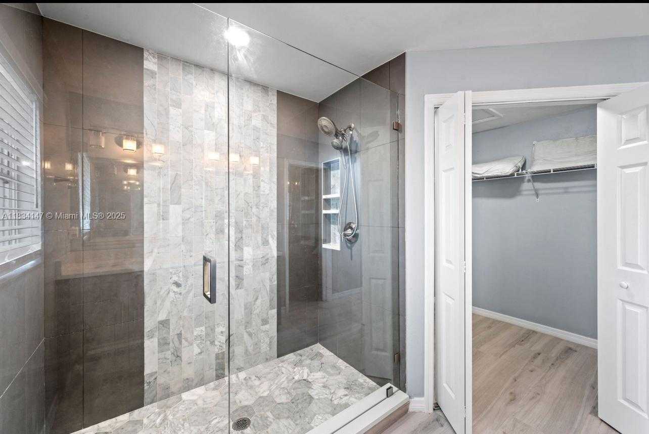 Small Image of 237 SANTA MONICA CT, Cape Coral Number 19