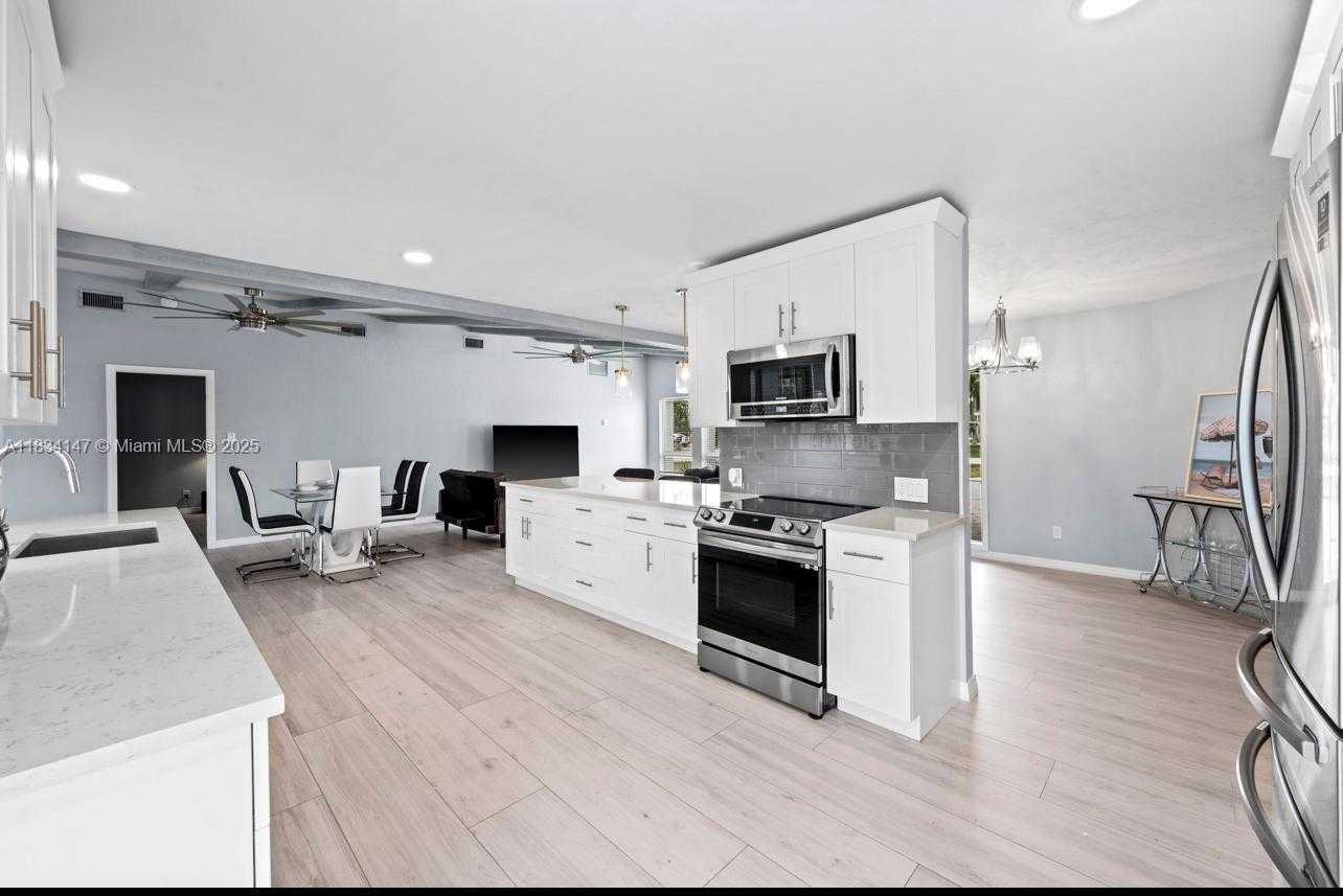 Small Image of 237 SANTA MONICA CT, Cape Coral Number 24