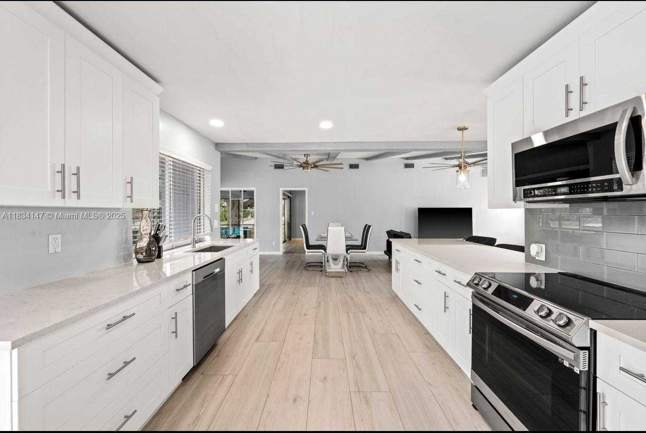 Small Image of 237 SANTA MONICA CT, Cape Coral Number 25