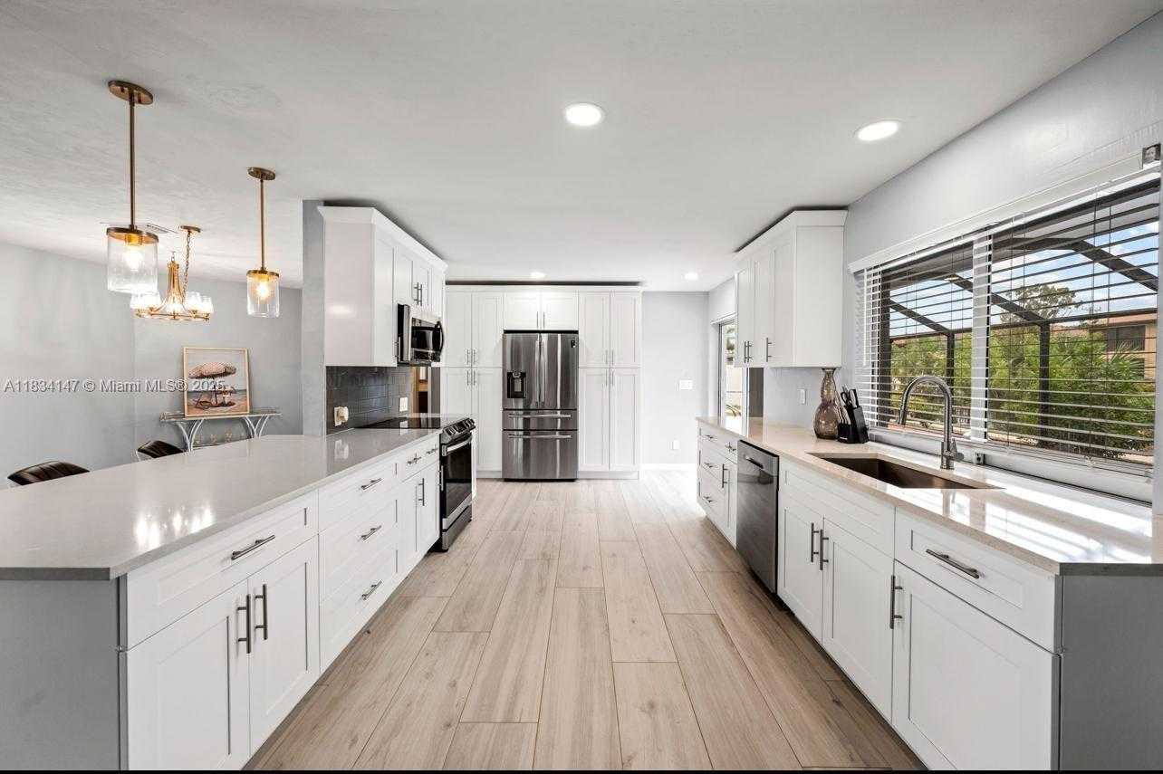 Small Image of 237 SANTA MONICA CT, Cape Coral Number 26
