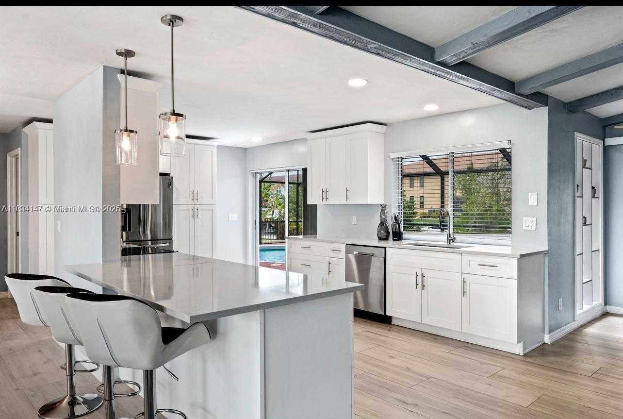 Small Image of 237 SANTA MONICA CT, Cape Coral Number 27