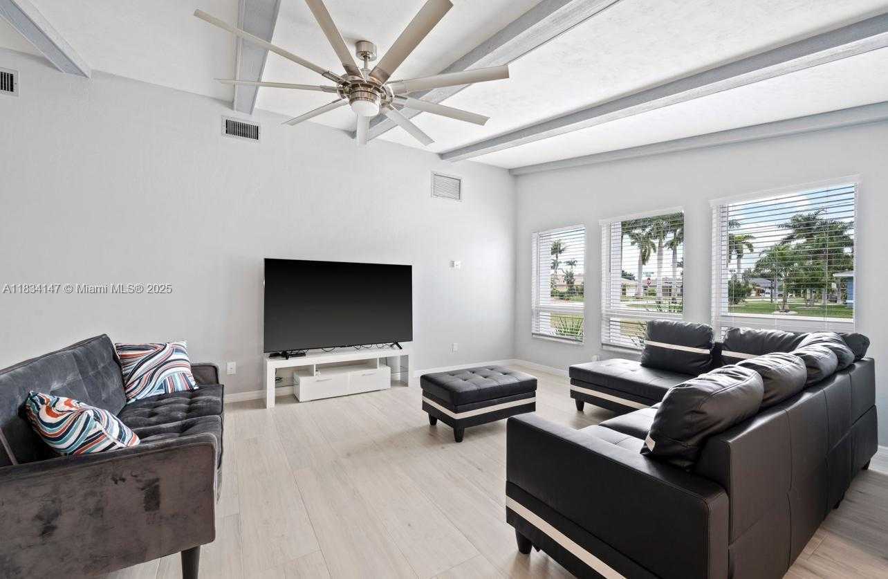 Small Image of 237 SANTA MONICA CT, Cape Coral Number 31