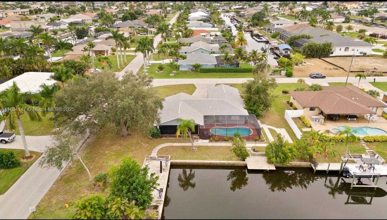 Small Image of 237 SANTA MONICA CT, Cape Coral Number 5