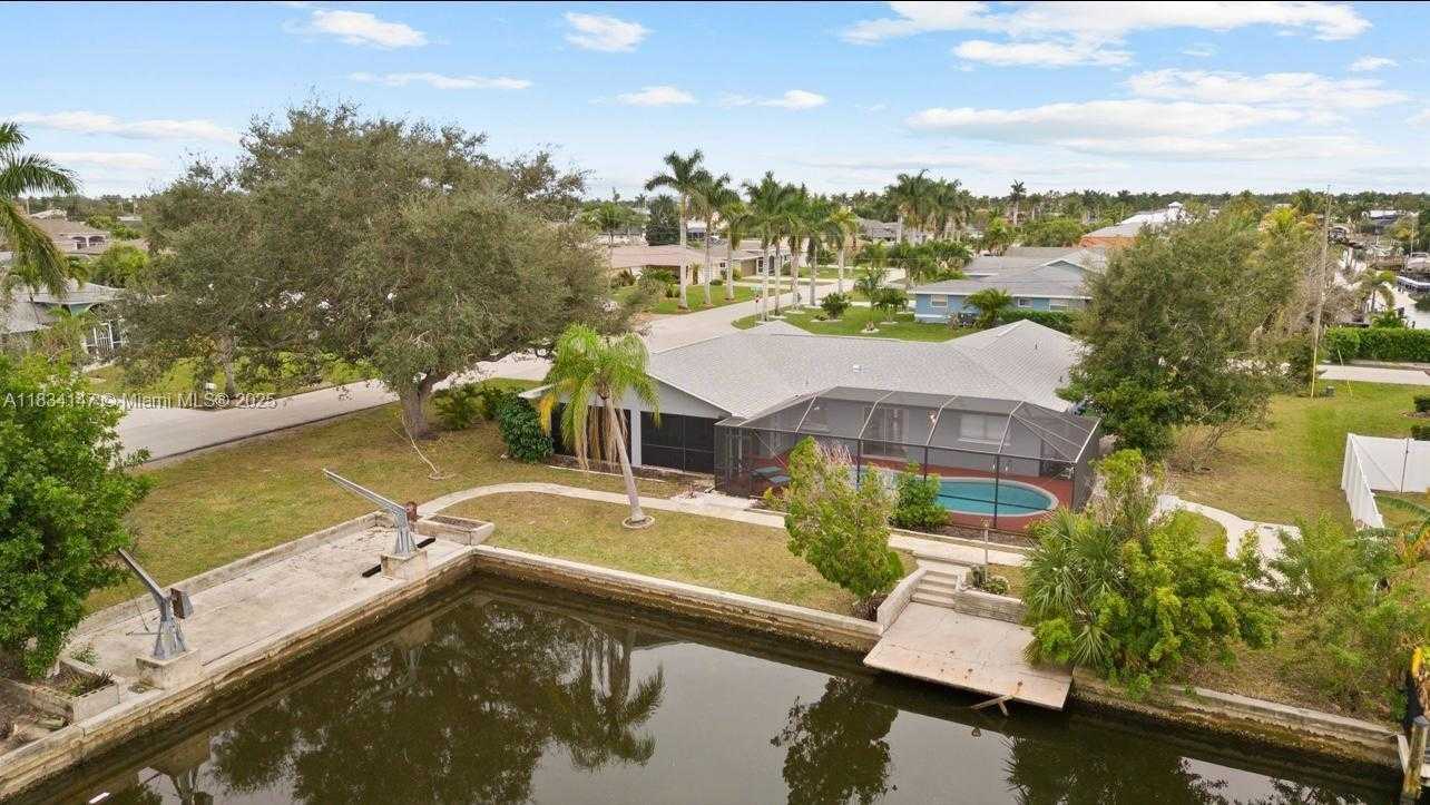Small Image of 237 SANTA MONICA CT, Cape Coral Number 6
