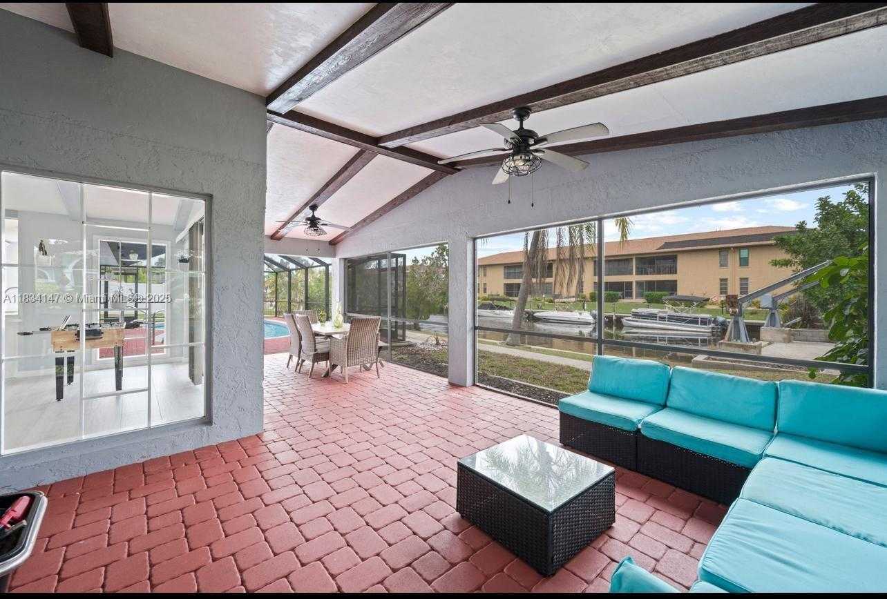Small Image of 237 SANTA MONICA CT, Cape Coral Number 8