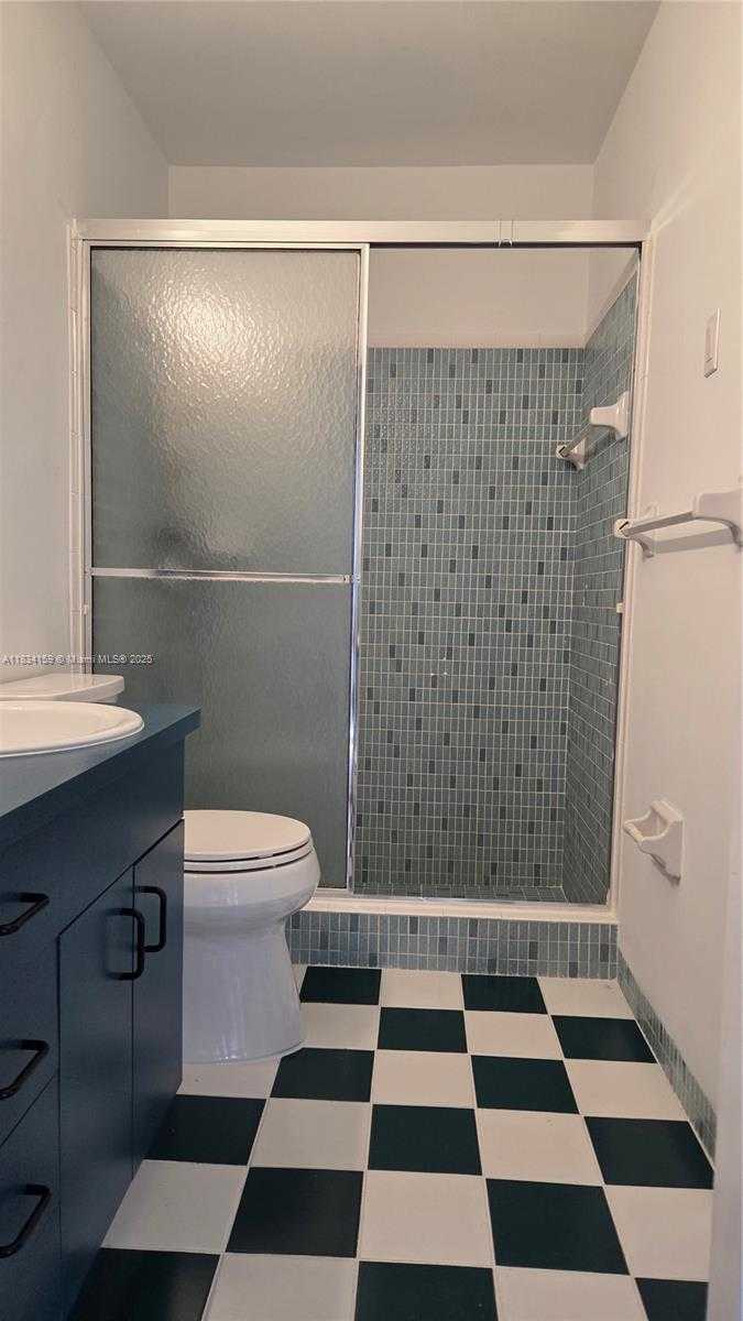 Small Image of 1245 CORAL LN, Hollywood Number 19