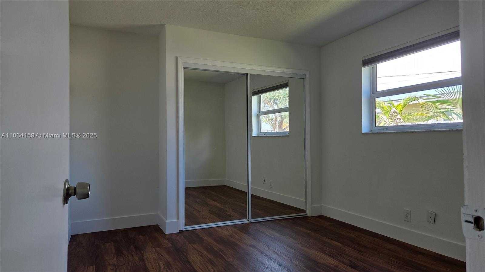 Small Image of 1245 CORAL LN, Hollywood Number 23