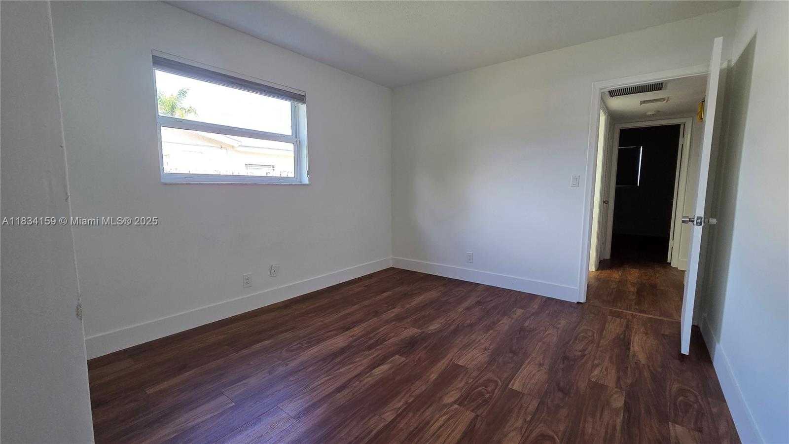 Small Image of 1245 CORAL LN, Hollywood Number 24