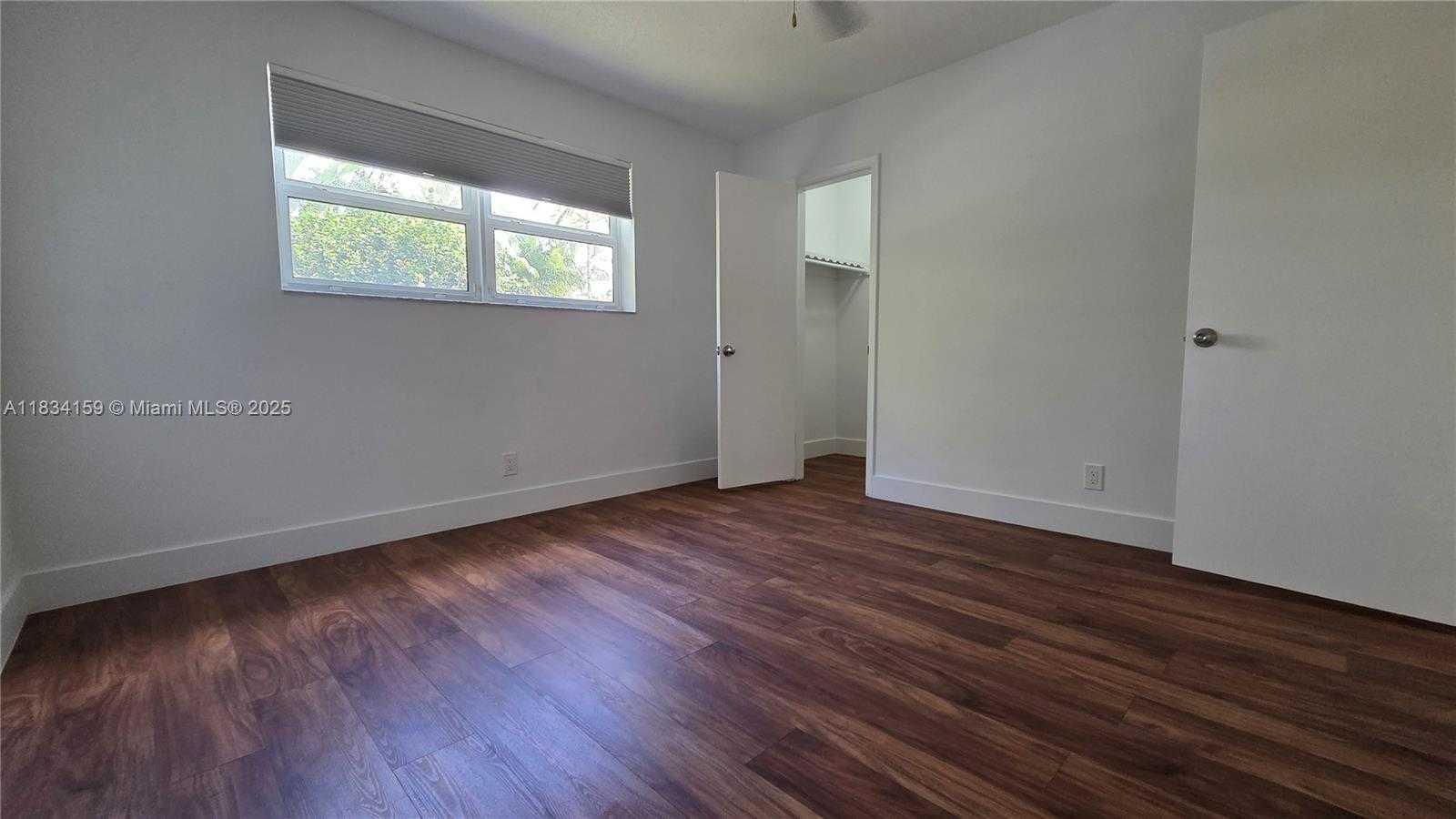 Small Image of 1245 CORAL LN, Hollywood Number 28