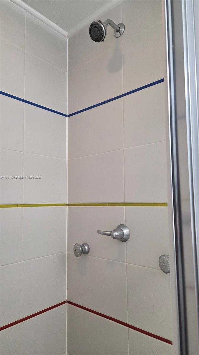 Small Image of 1245 CORAL LN, Hollywood Number 33