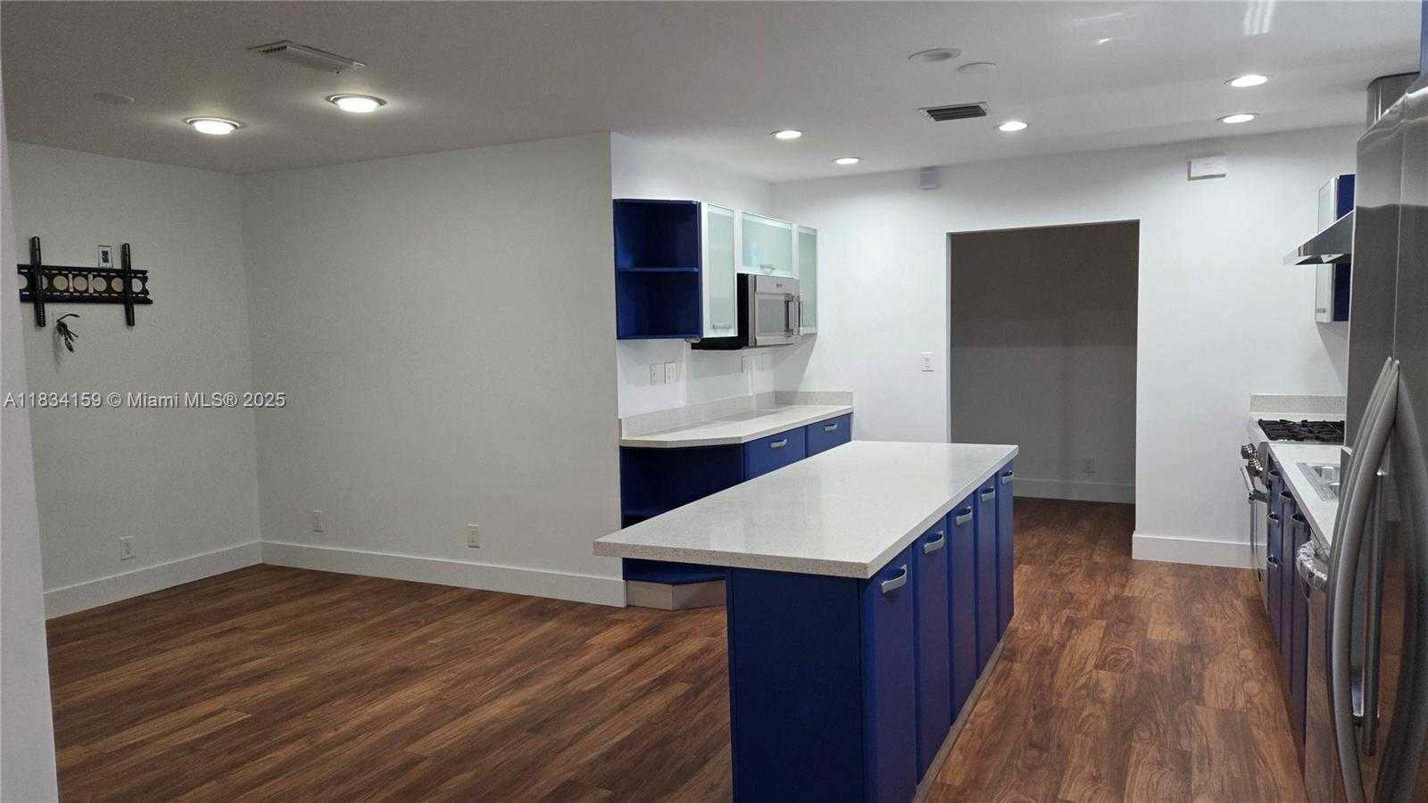 Small Image of 1245 CORAL LN, Hollywood Number 37