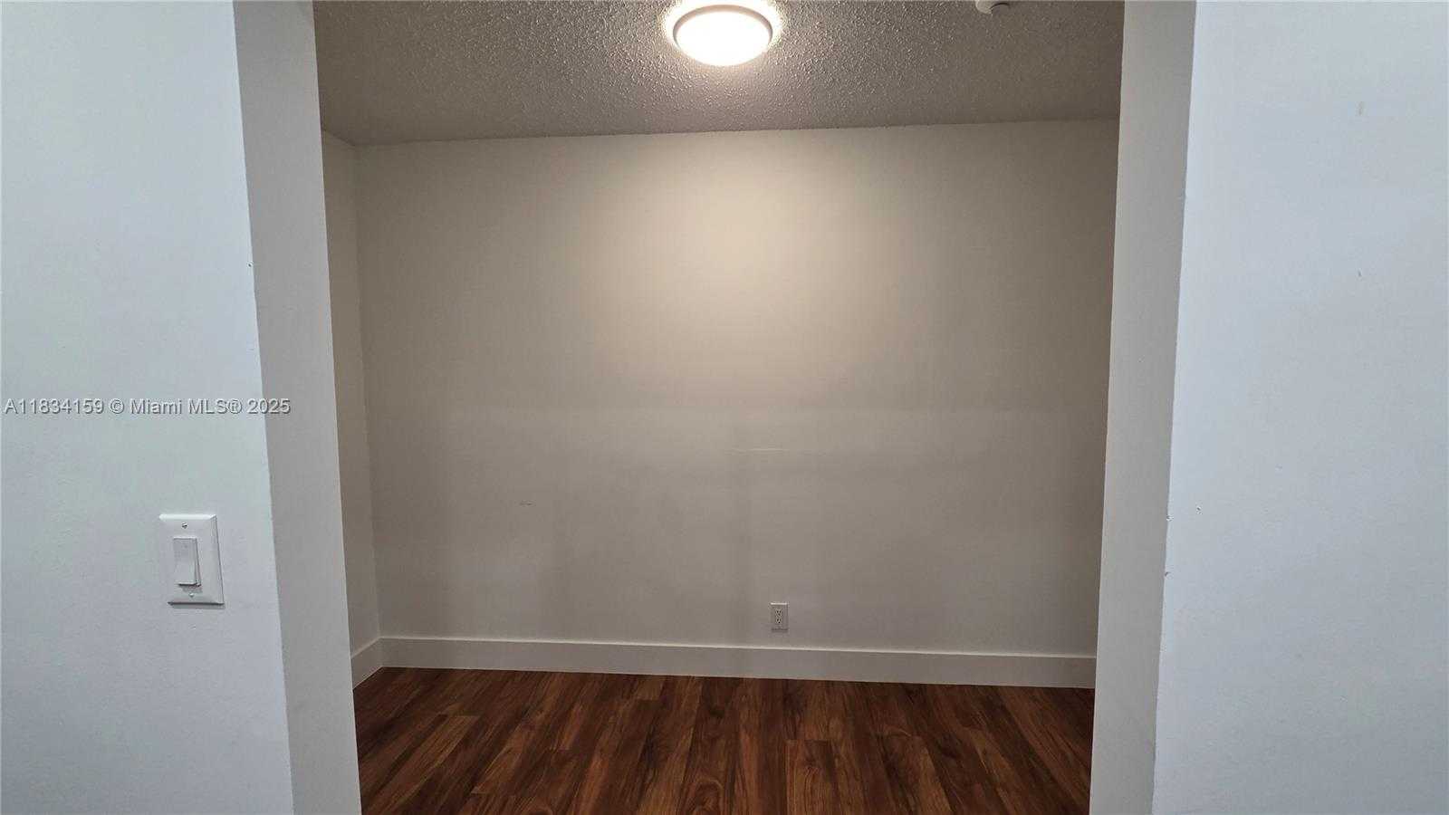 Small Image of 1245 CORAL LN, Hollywood Number 38