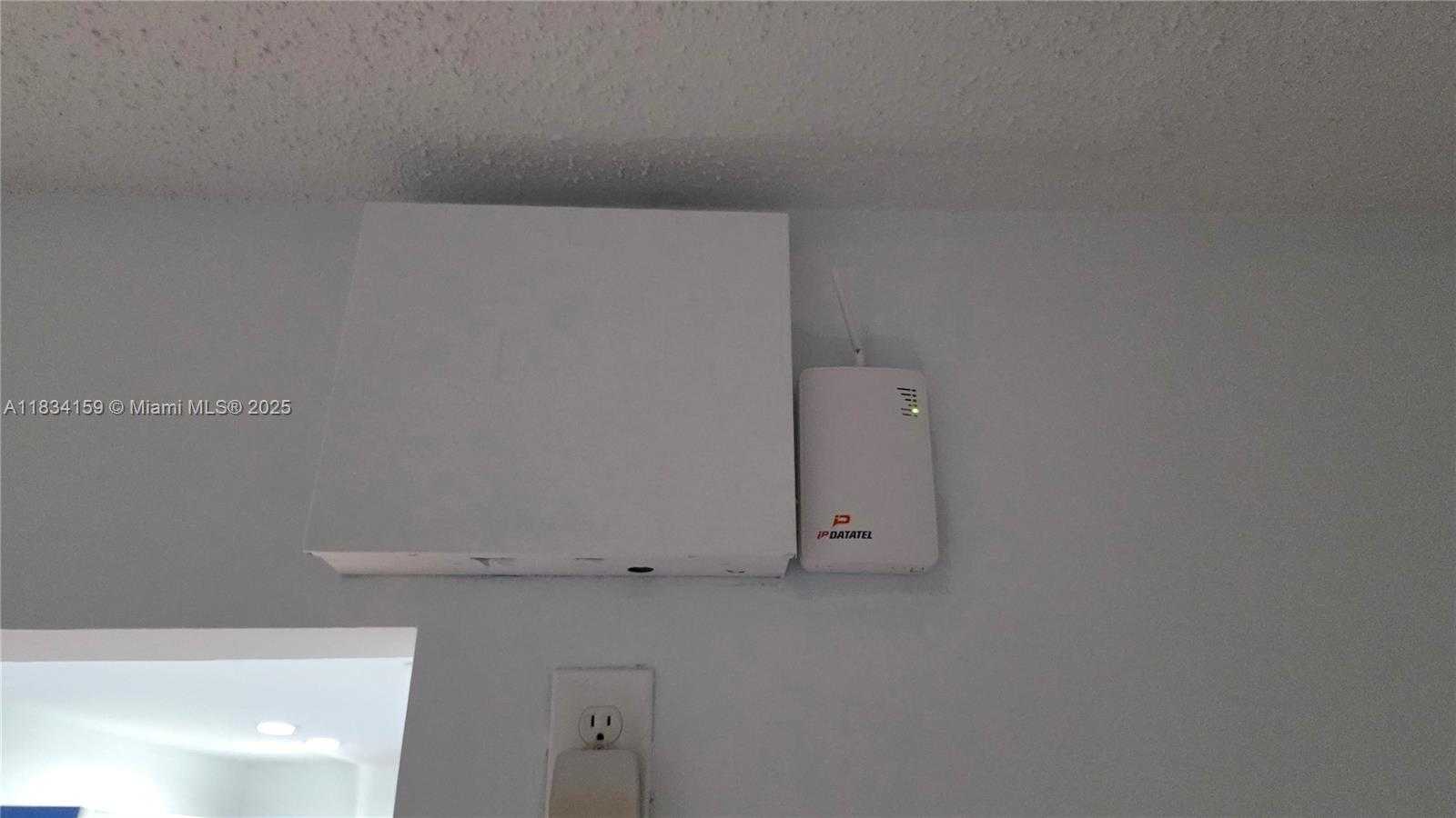 Small Image of 1245 CORAL LN, Hollywood Number 54