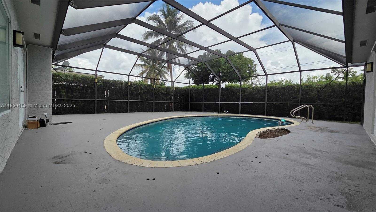 Small Image of 1245 CORAL LN, Hollywood Number 55