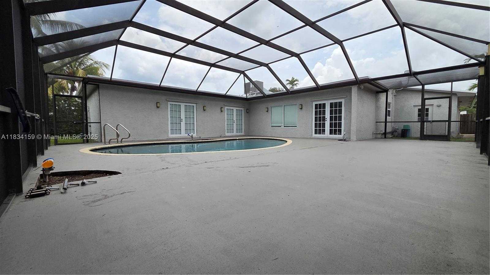 Small Image of 1245 CORAL LN, Hollywood Number 56