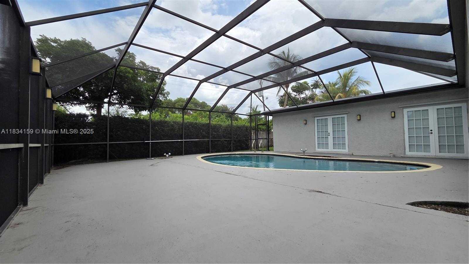 Small Image of 1245 CORAL LN, Hollywood Number 57