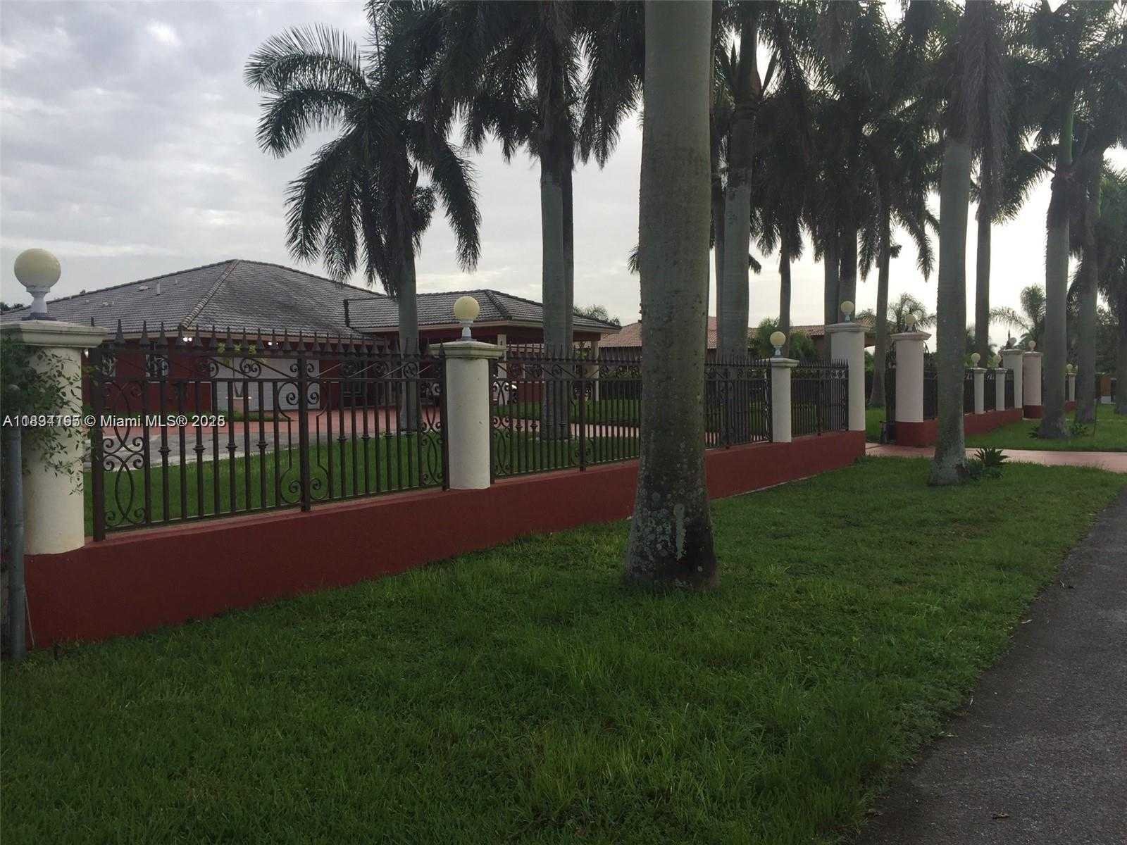 Small Image of Homestead Number 13
