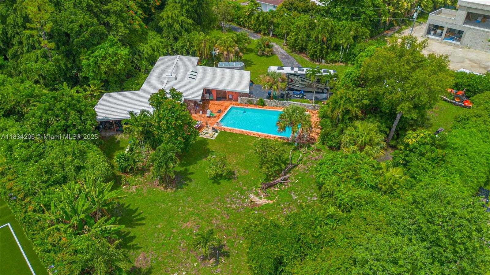 Small Image of 6801 SOUTH WEST 136TH ST, Pinecrest Number 11