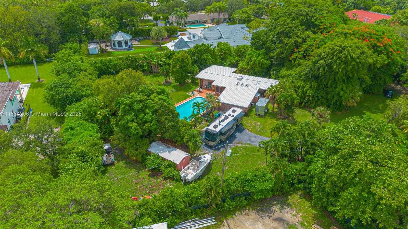 Small Image of 6801 SOUTH WEST 136TH ST, Pinecrest Number 13