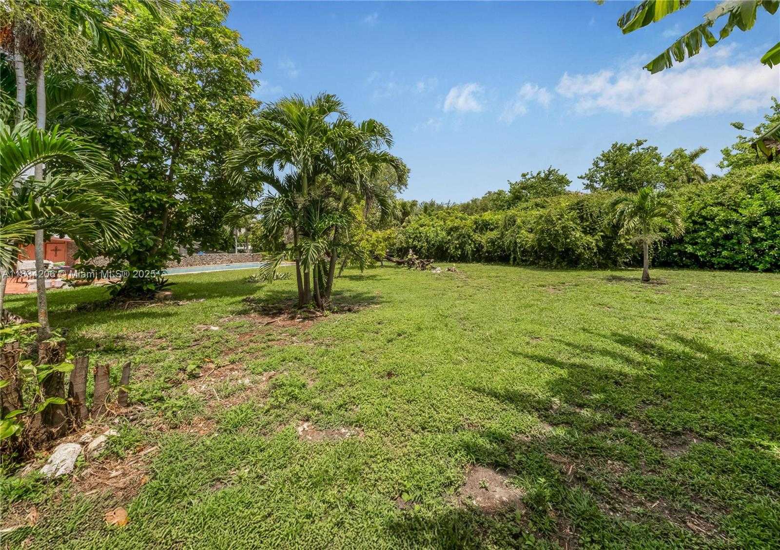 Small Image of 6801 SOUTH WEST 136TH ST, Pinecrest Number 25