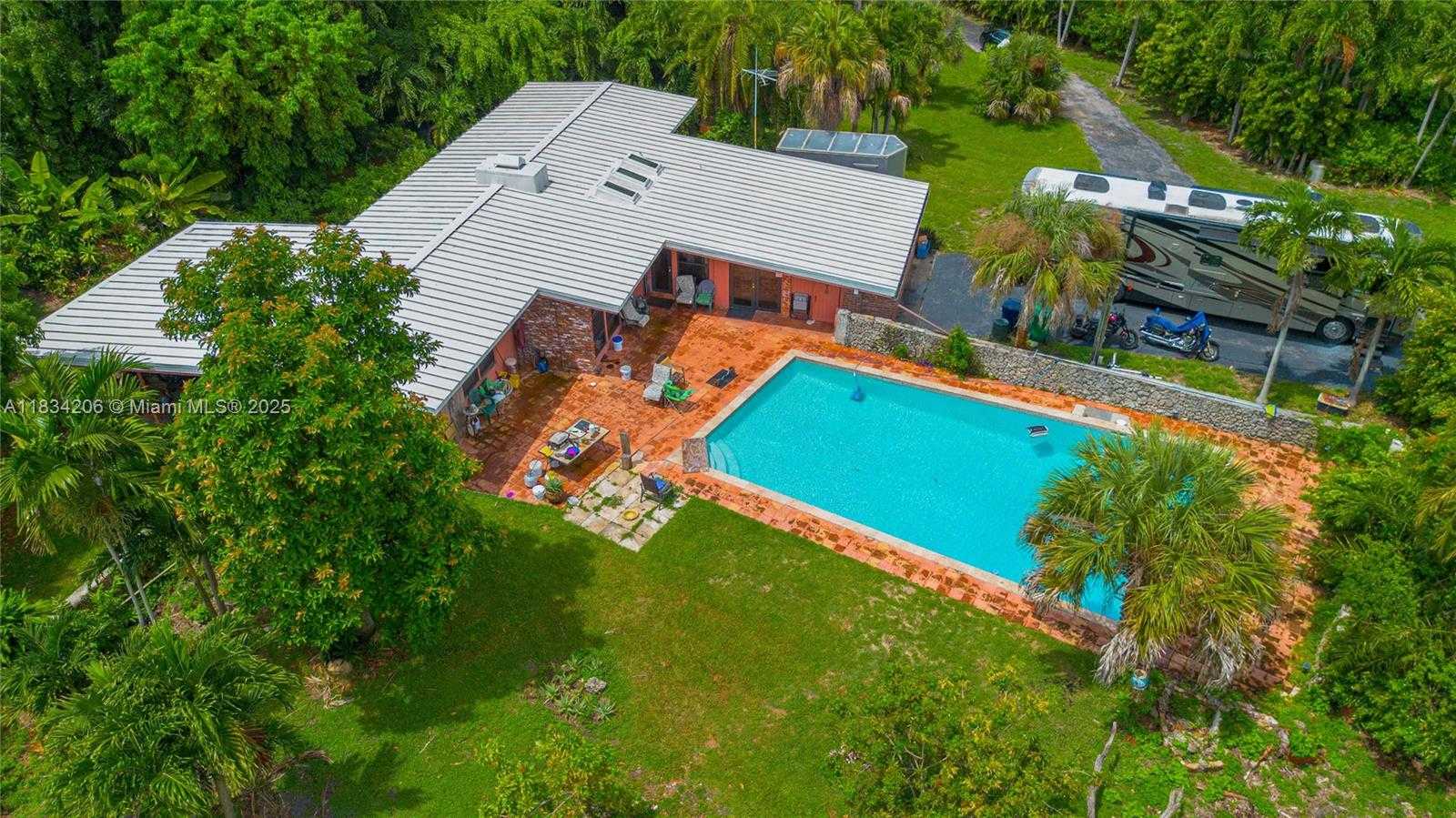 Small Image of 6801 SOUTH WEST 136TH ST, Pinecrest Number 3
