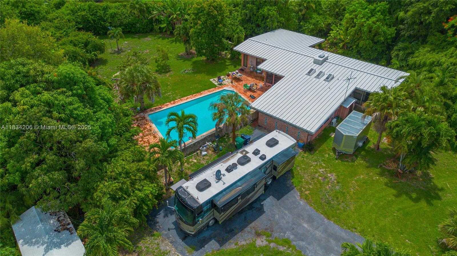 Small Image of 6801 SOUTH WEST 136TH ST, Pinecrest Number 4