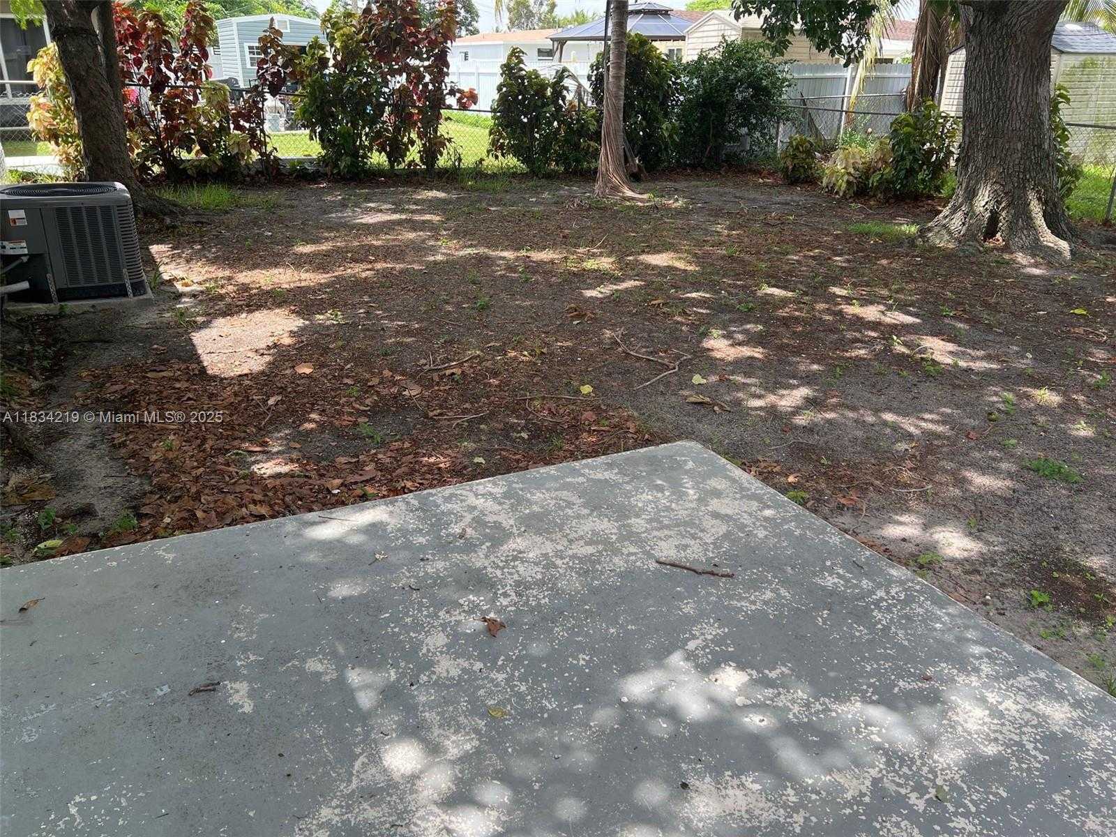 Small Image of 18900 NORTH WEST 19TH AVE, Miami Gardens Number 18