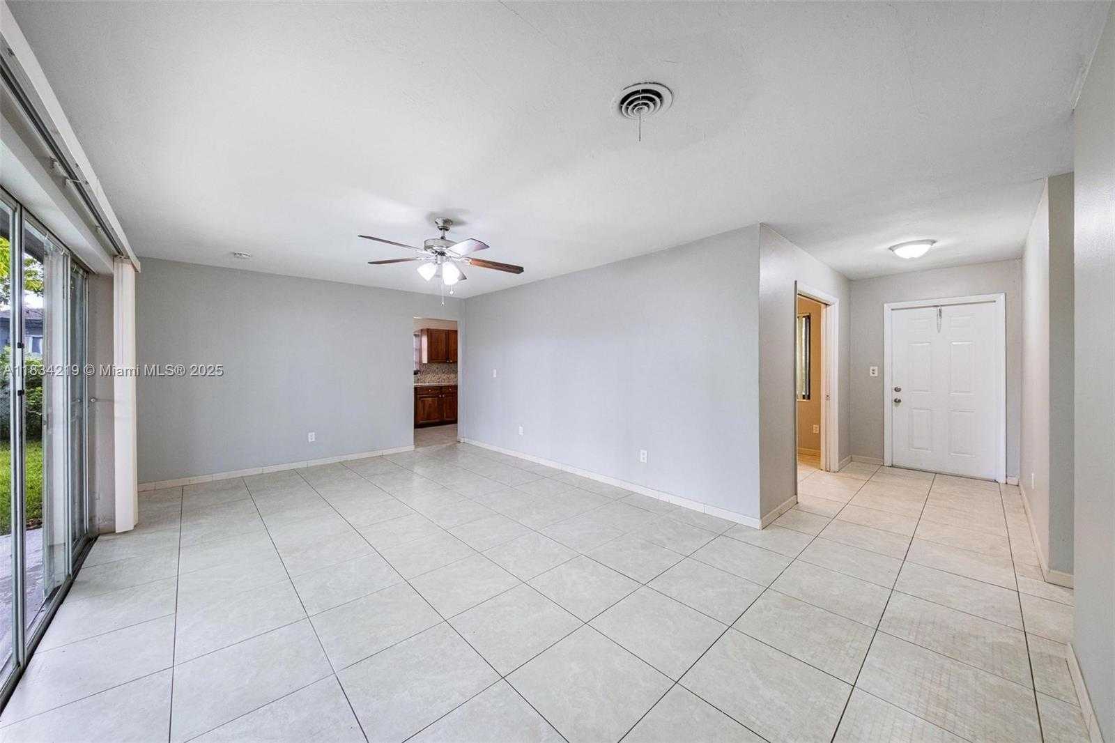 Small Image of 18900 NORTH WEST 19TH AVE, Miami Gardens Number 26