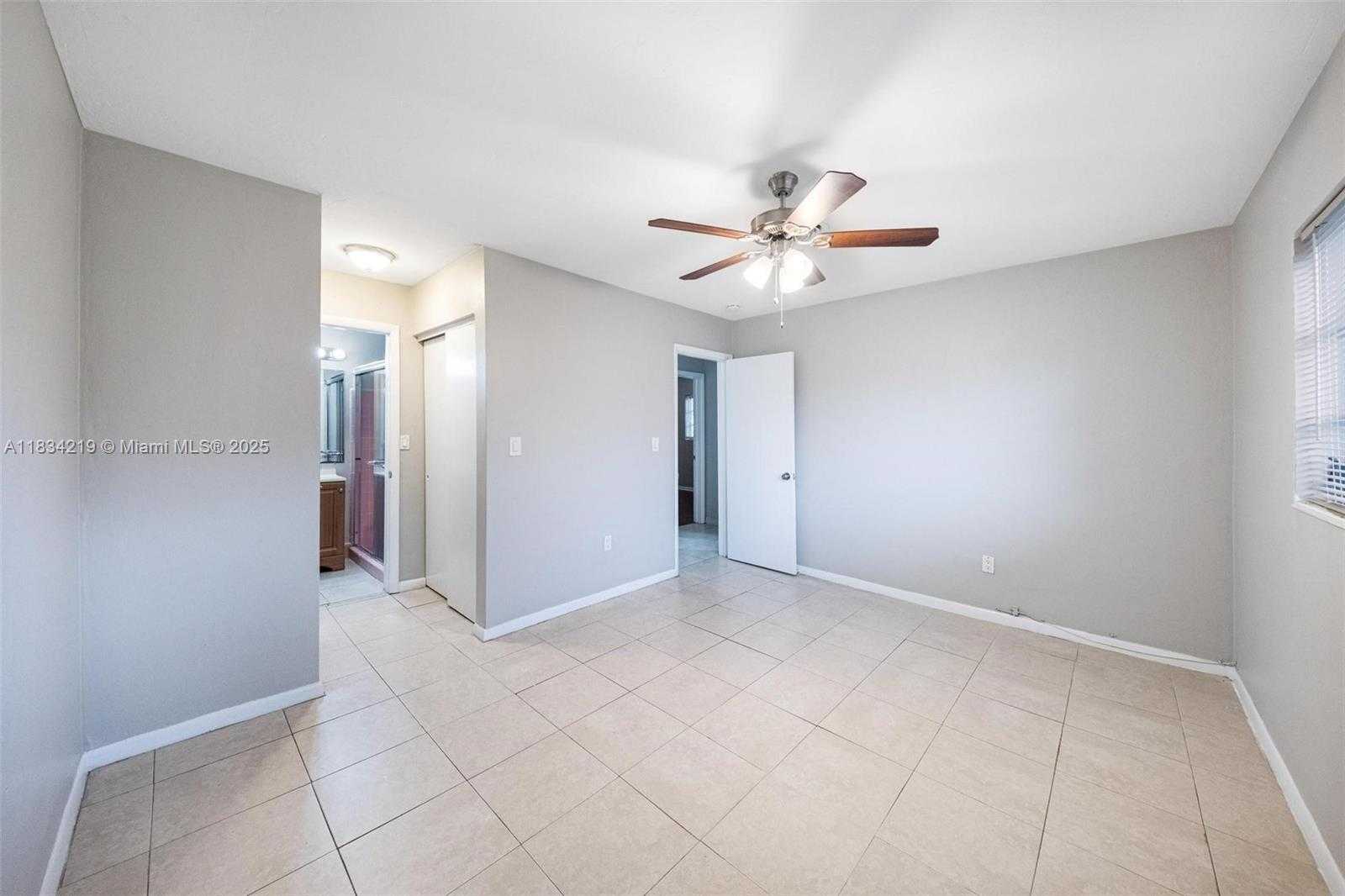 Small Image of 18900 NORTH WEST 19TH AVE, Miami Gardens Number 30