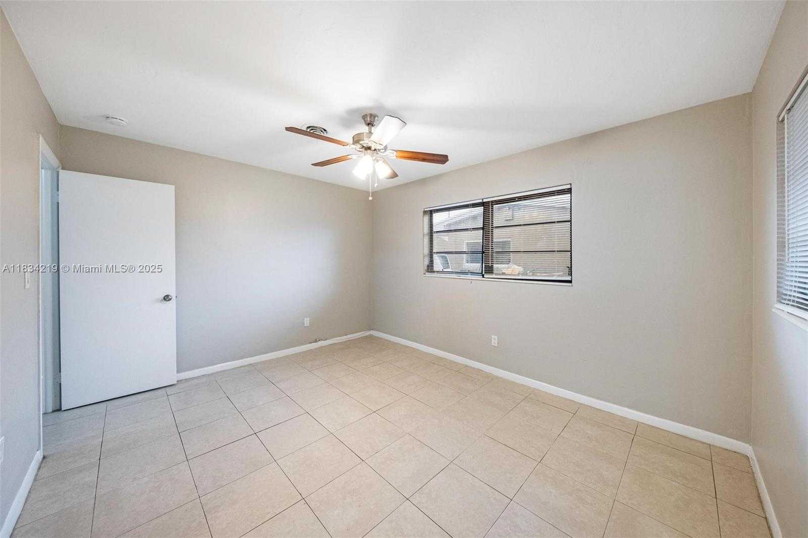 Small Image of 18900 NORTH WEST 19TH AVE, Miami Gardens Number 31