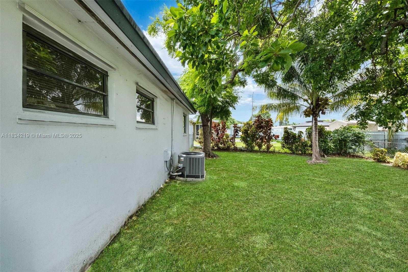 Small Image of 18900 NORTH WEST 19TH AVE, Miami Gardens Number 38