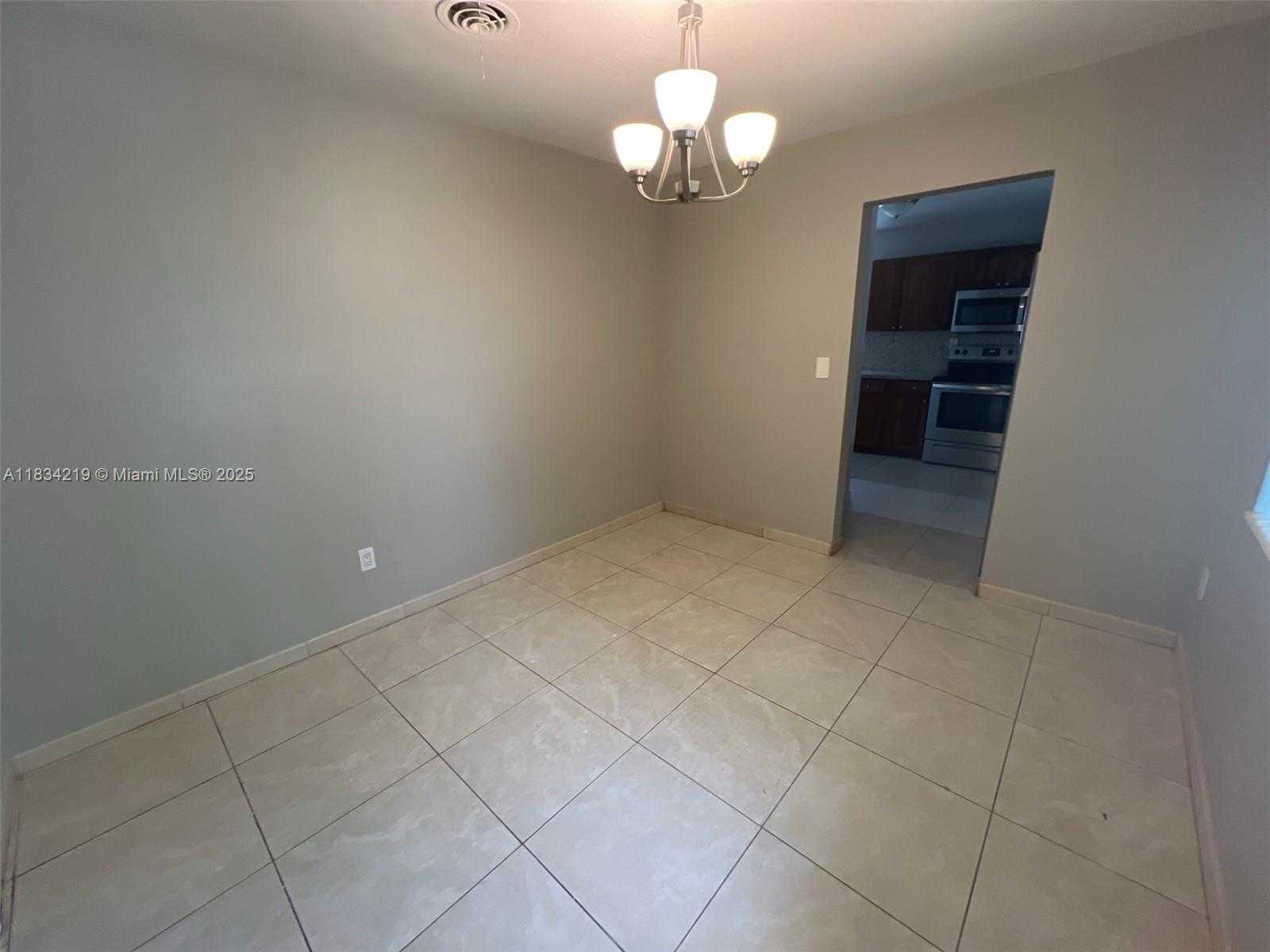 Small Image of 18900 NORTH WEST 19TH AVE, Miami Gardens Number 4