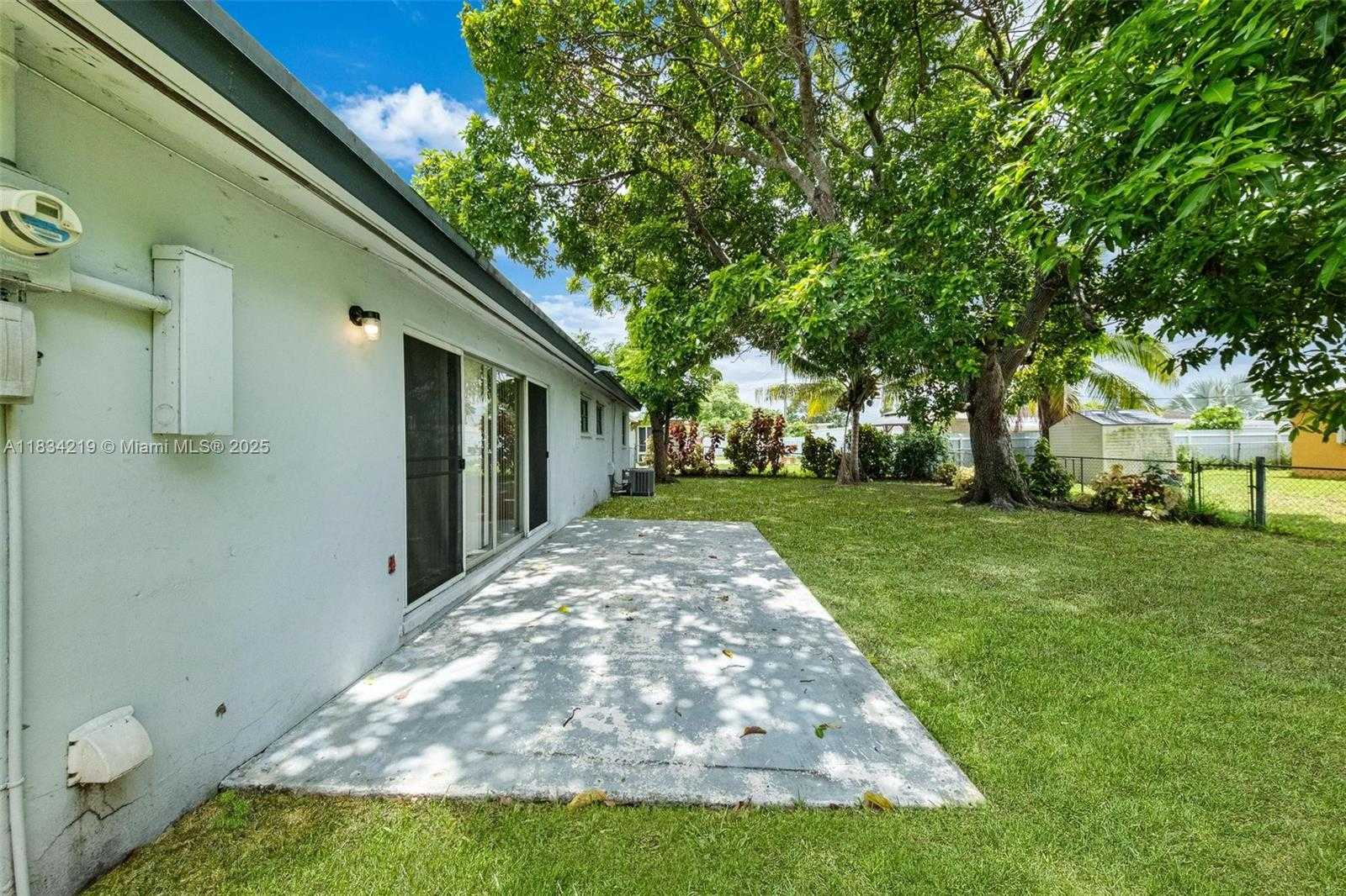 Small Image of 18900 NORTH WEST 19TH AVE, Miami Gardens Number 41
