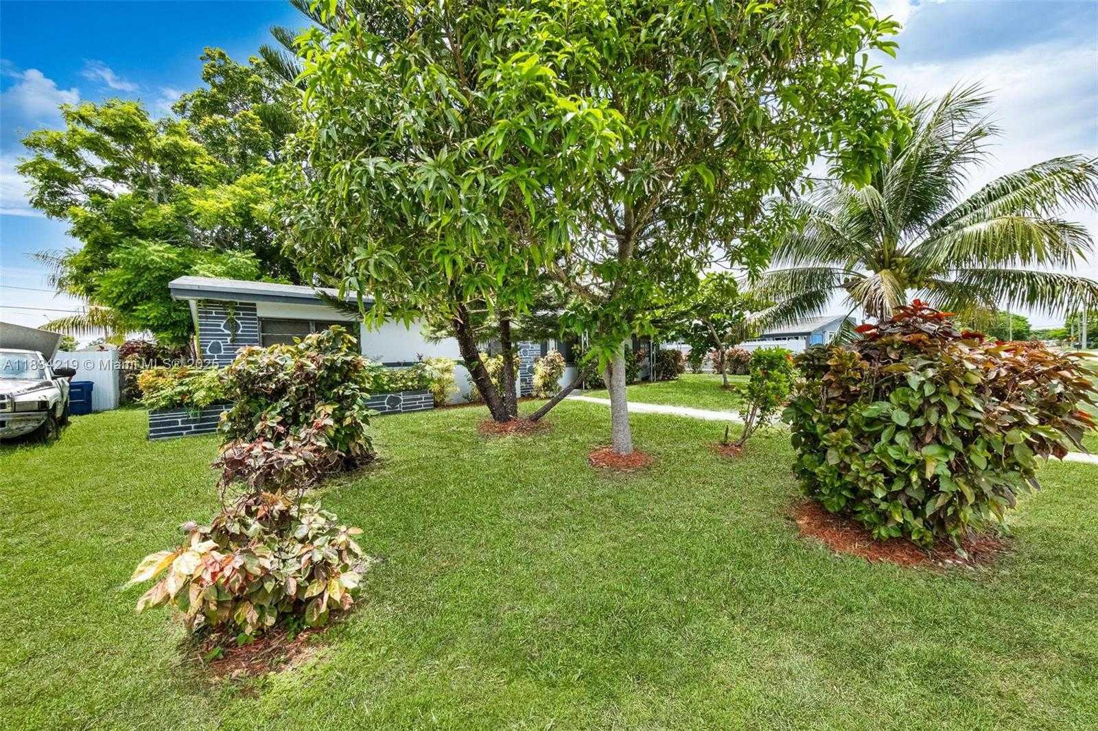Small Image of 18900 NORTH WEST 19TH AVE, Miami Gardens Number 42