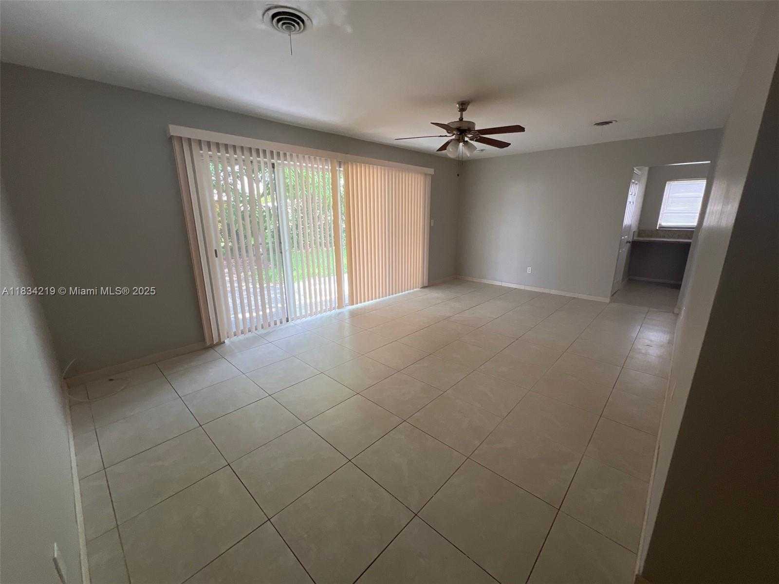 Small Image of 18900 NORTH WEST 19TH AVE, Miami Gardens Number 7