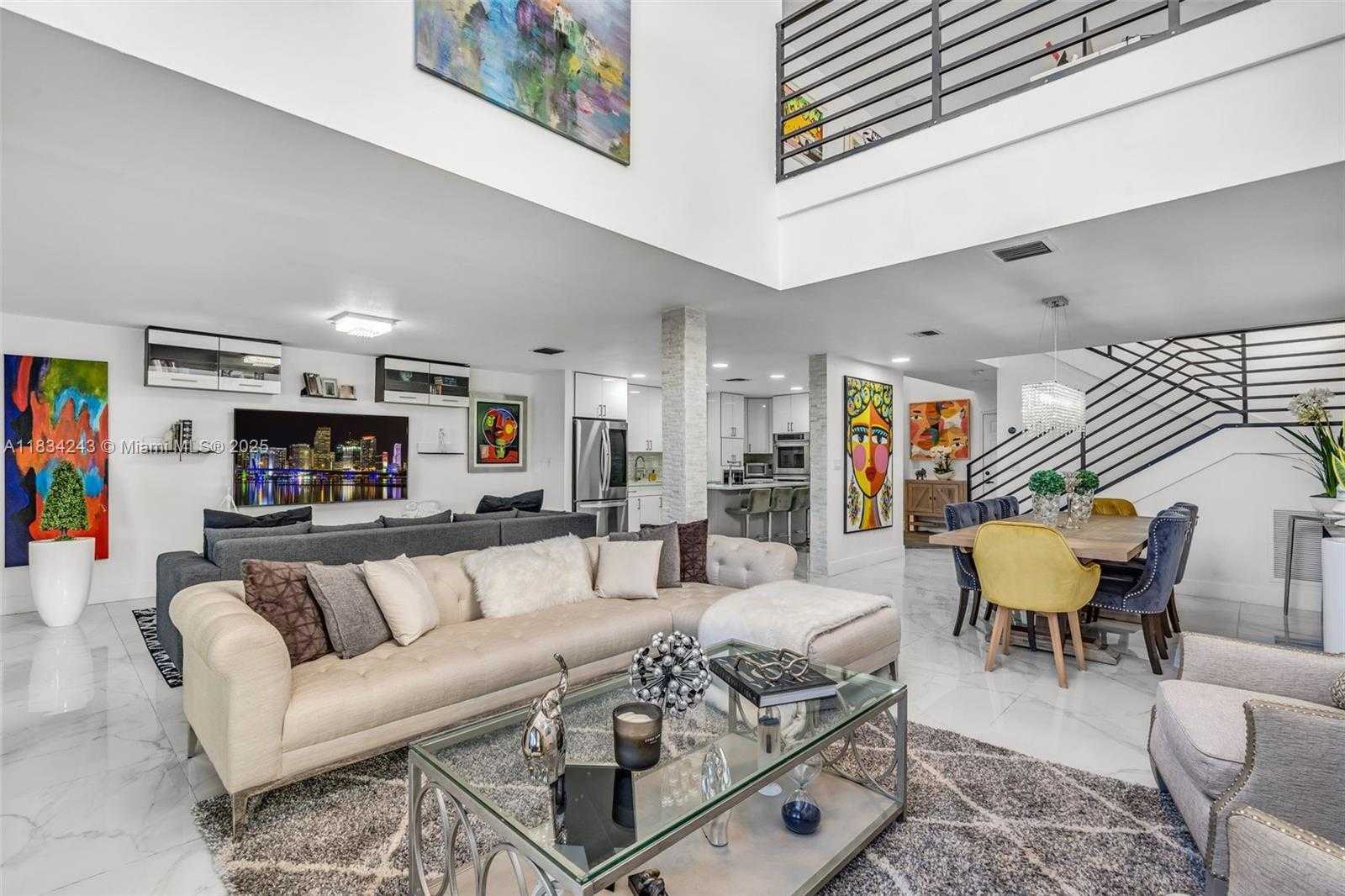 Small Image of 9825 FAIRWAY COVE LN, Plantation Number 12