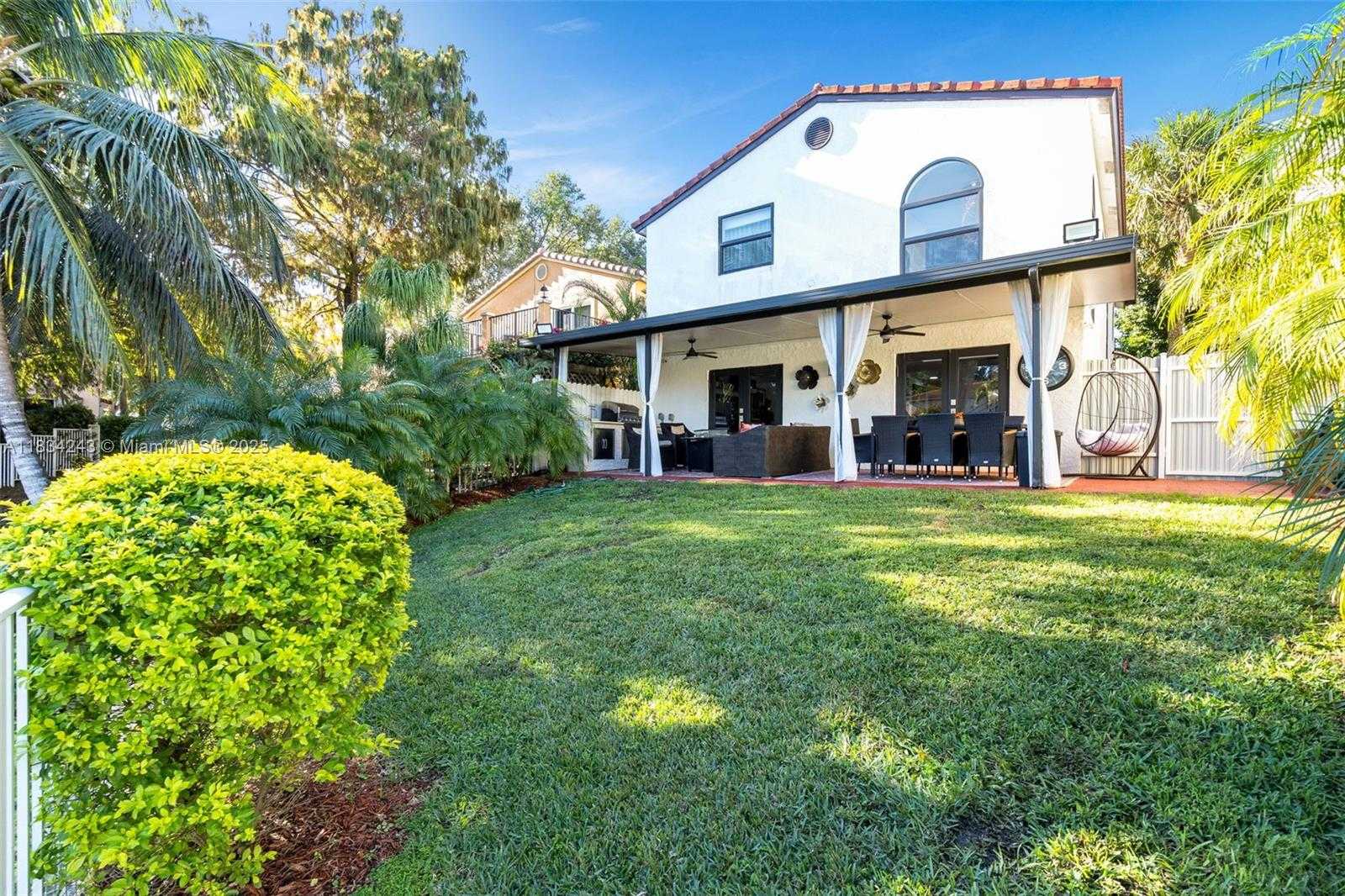 Small Image of 9825 FAIRWAY COVE LN, Plantation Number 14