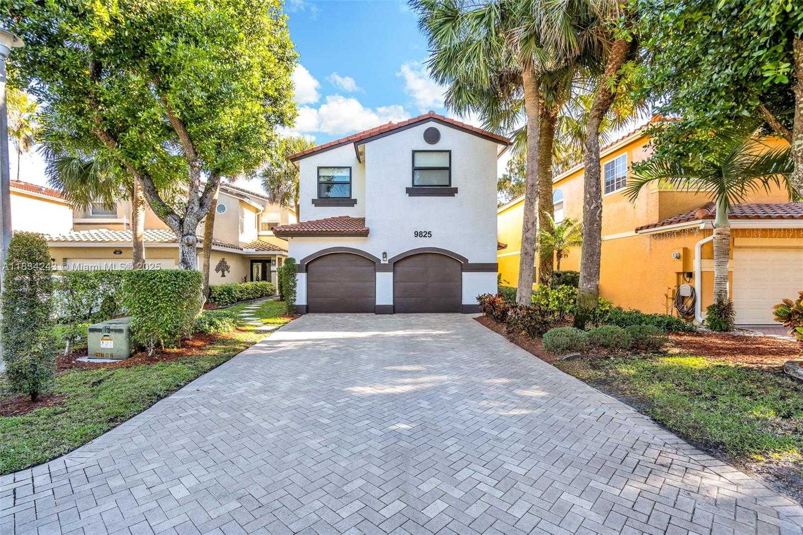 Small Image of 9825 FAIRWAY COVE LN, Plantation Number 2