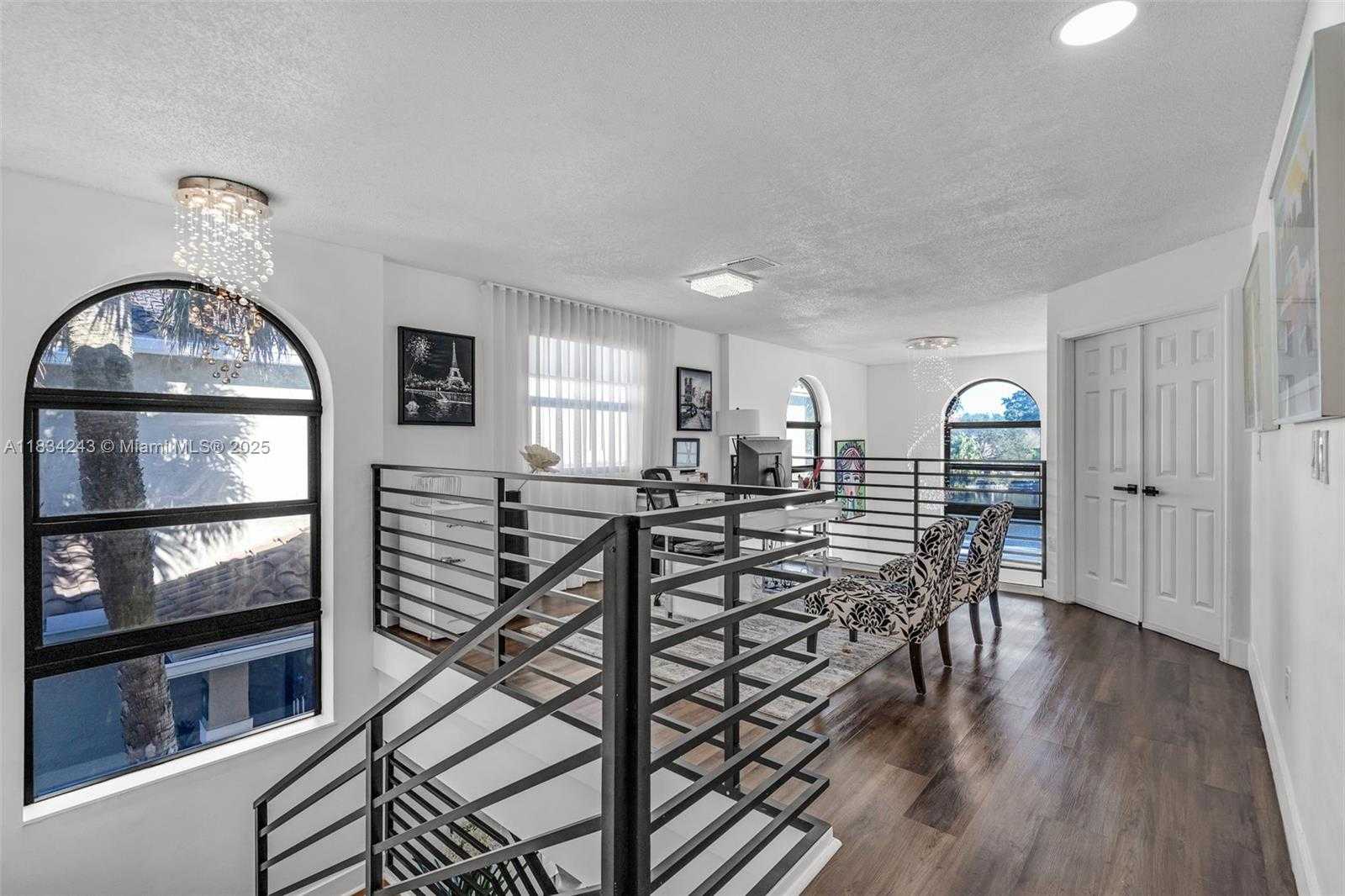 Small Image of 9825 FAIRWAY COVE LN, Plantation Number 20