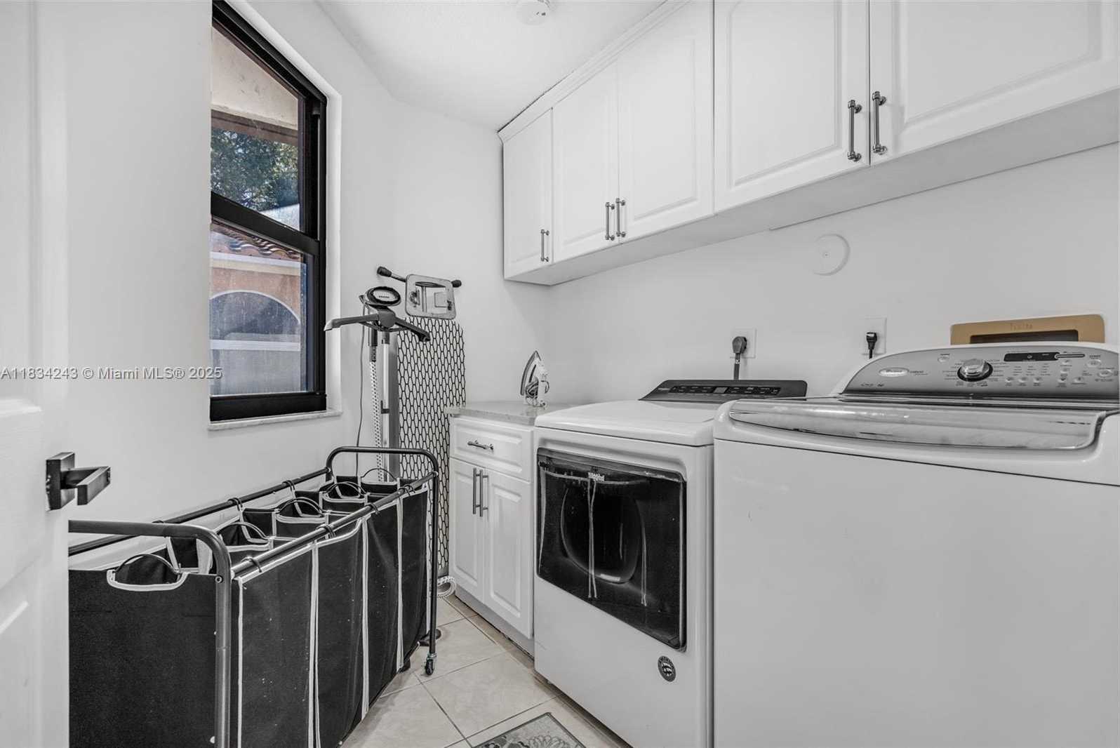 Small Image of 9825 FAIRWAY COVE LN, Plantation Number 21