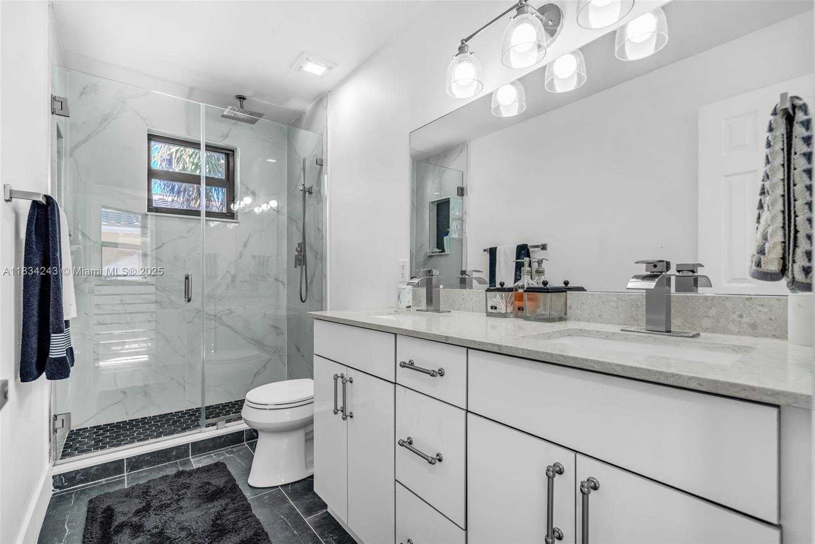 Small Image of 9825 FAIRWAY COVE LN, Plantation Number 22