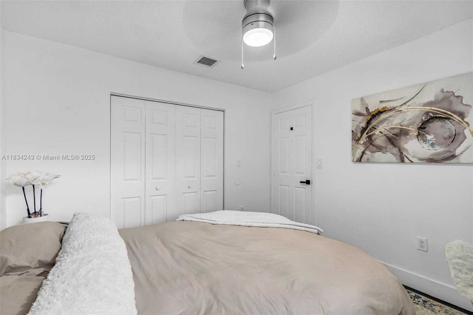 Small Image of 9825 FAIRWAY COVE LN, Plantation Number 23
