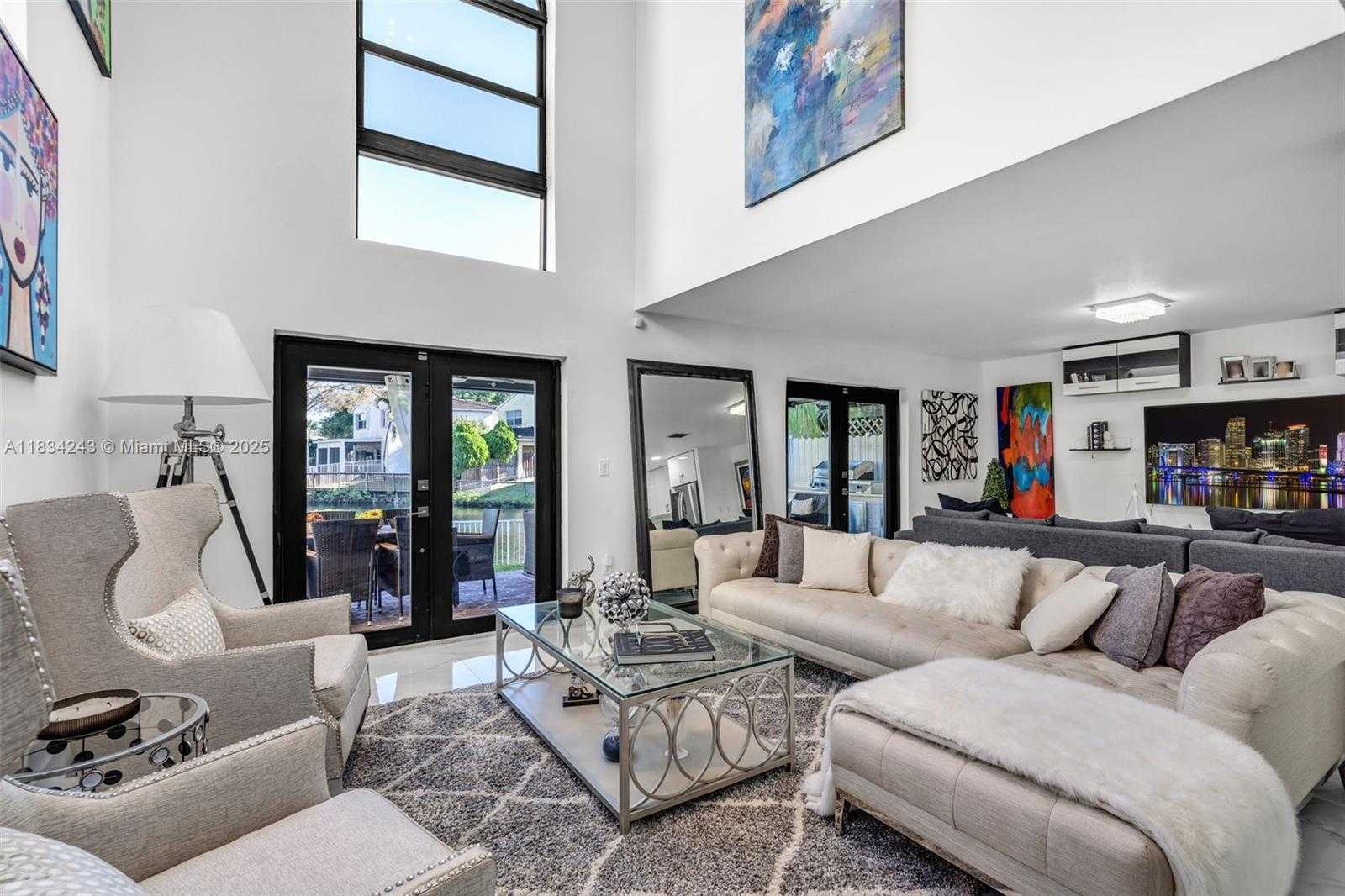 Small Image of 9825 FAIRWAY COVE LN, Plantation Number 5