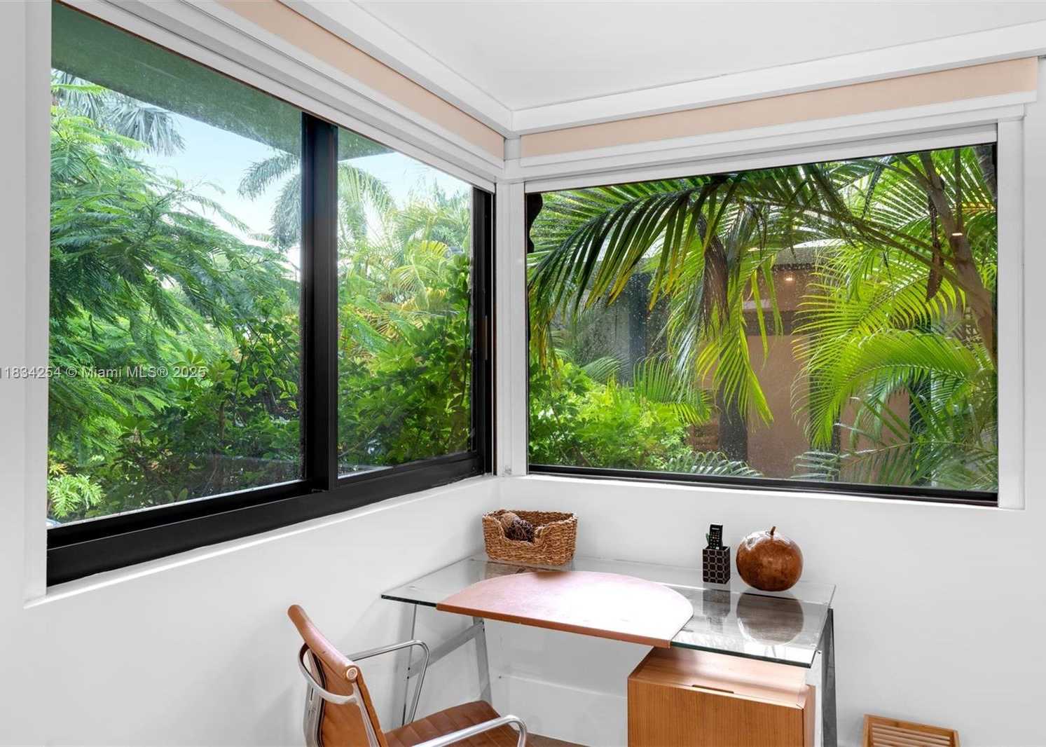 Small Image of 2815 REGATTA AVE, Miami Beach Number 21