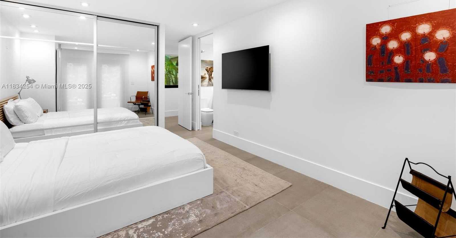 Small Image of 2815 REGATTA AVE, Miami Beach Number 26