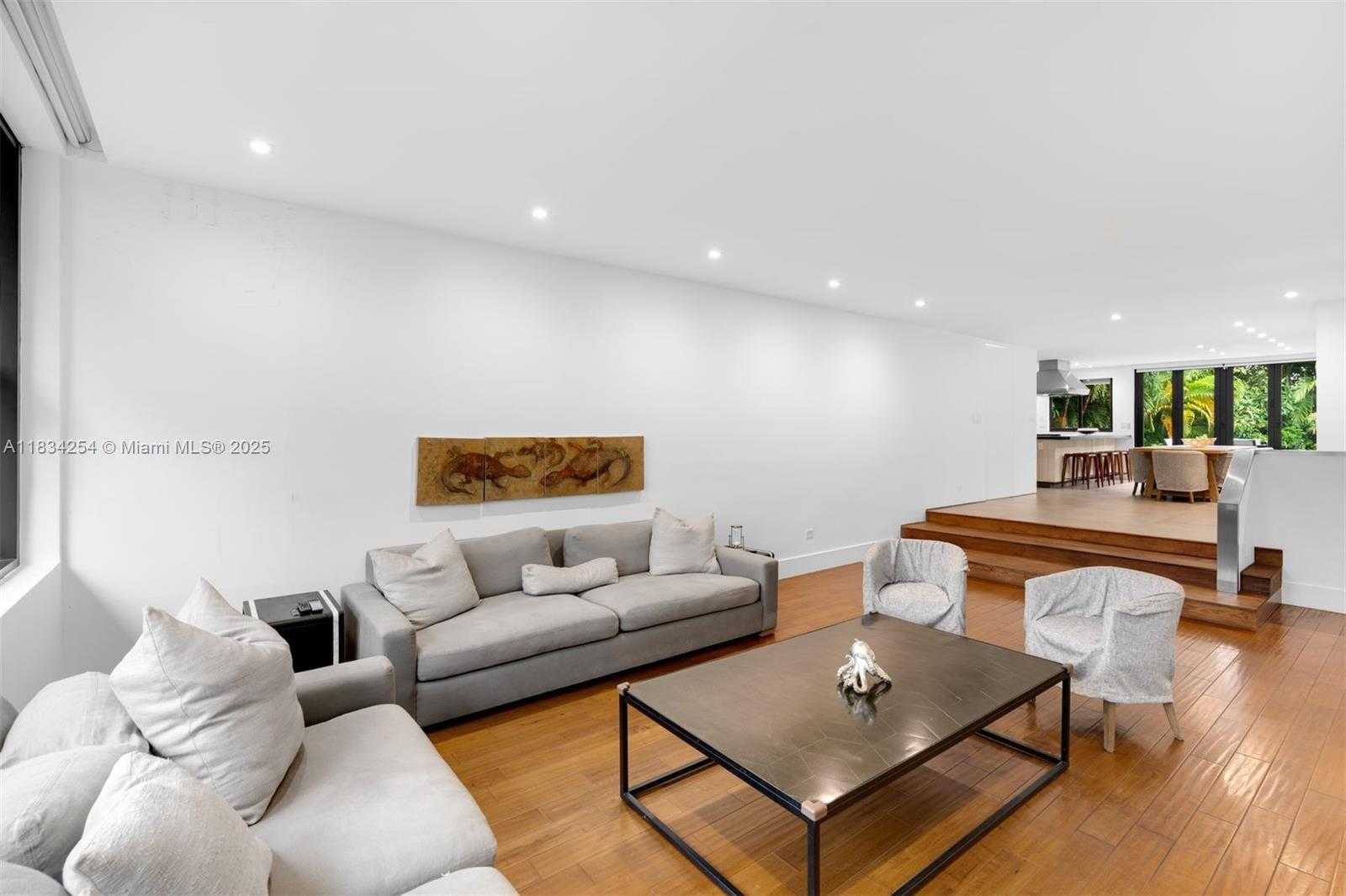 Small Image of 2815 REGATTA AVE, Miami Beach Number 27