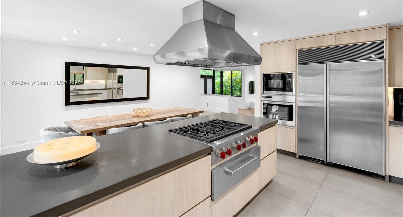 Small Image of 2815 REGATTA AVE, Miami Beach Number 30